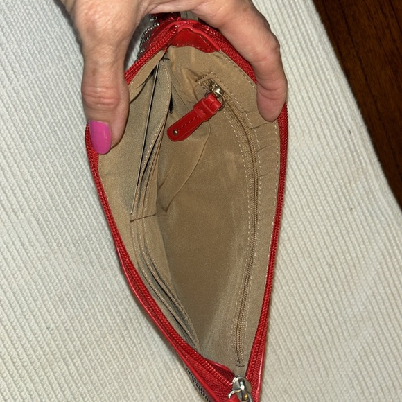 NWT Nine West Wristlet - Picture 3 of 3